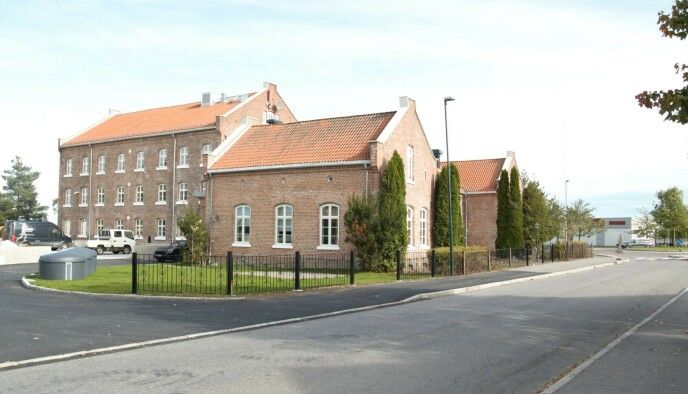 KASJOTTEN: Skedsmo district prison was completed in 1862. From 1923 to 1975, the building functioned as an asylum for mentally ill women. It was not until 1980 that the old building was converted into a hotel.