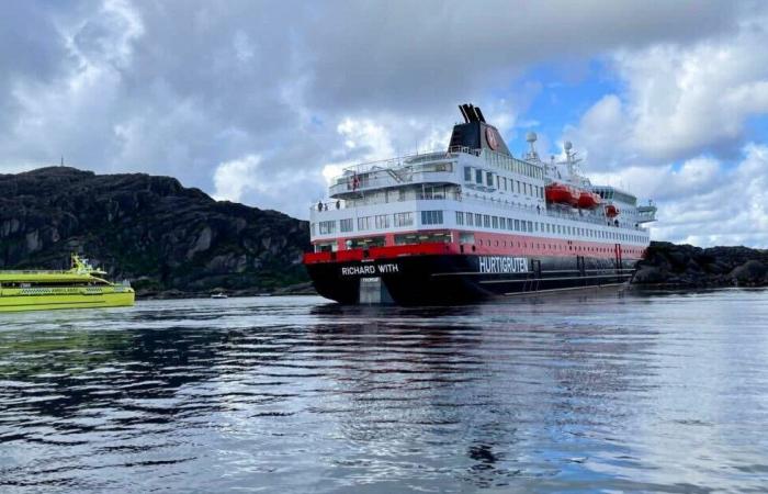 Hurtigruten ships have ground support