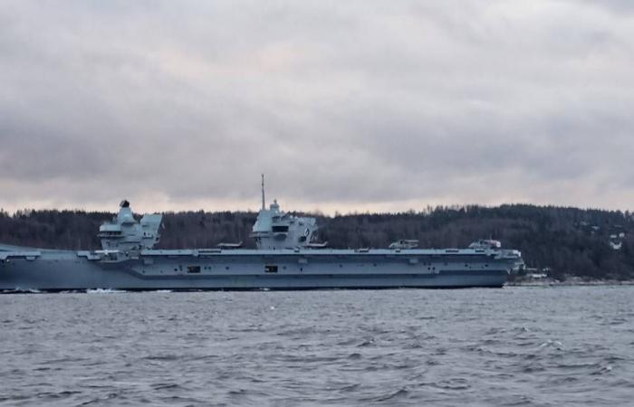 Here is the British aircraft carrier HMS Queen Elizabeth on its way into the Oslofjord – Dagsavisen