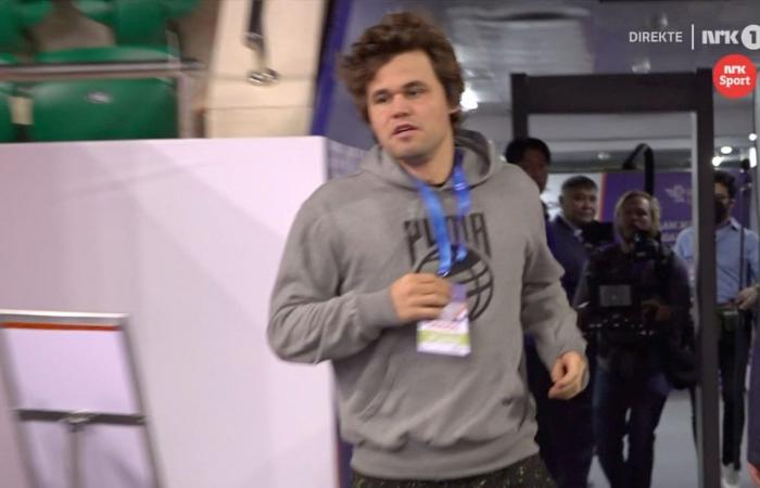 Magnus Carlsen arrived too late – appeared in sweatpants with 30 seconds left on the clock