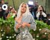 Kim Kardashian, The Met Gala | Kim Kardashian’s outfit makes fans gape: – Are you breathing?